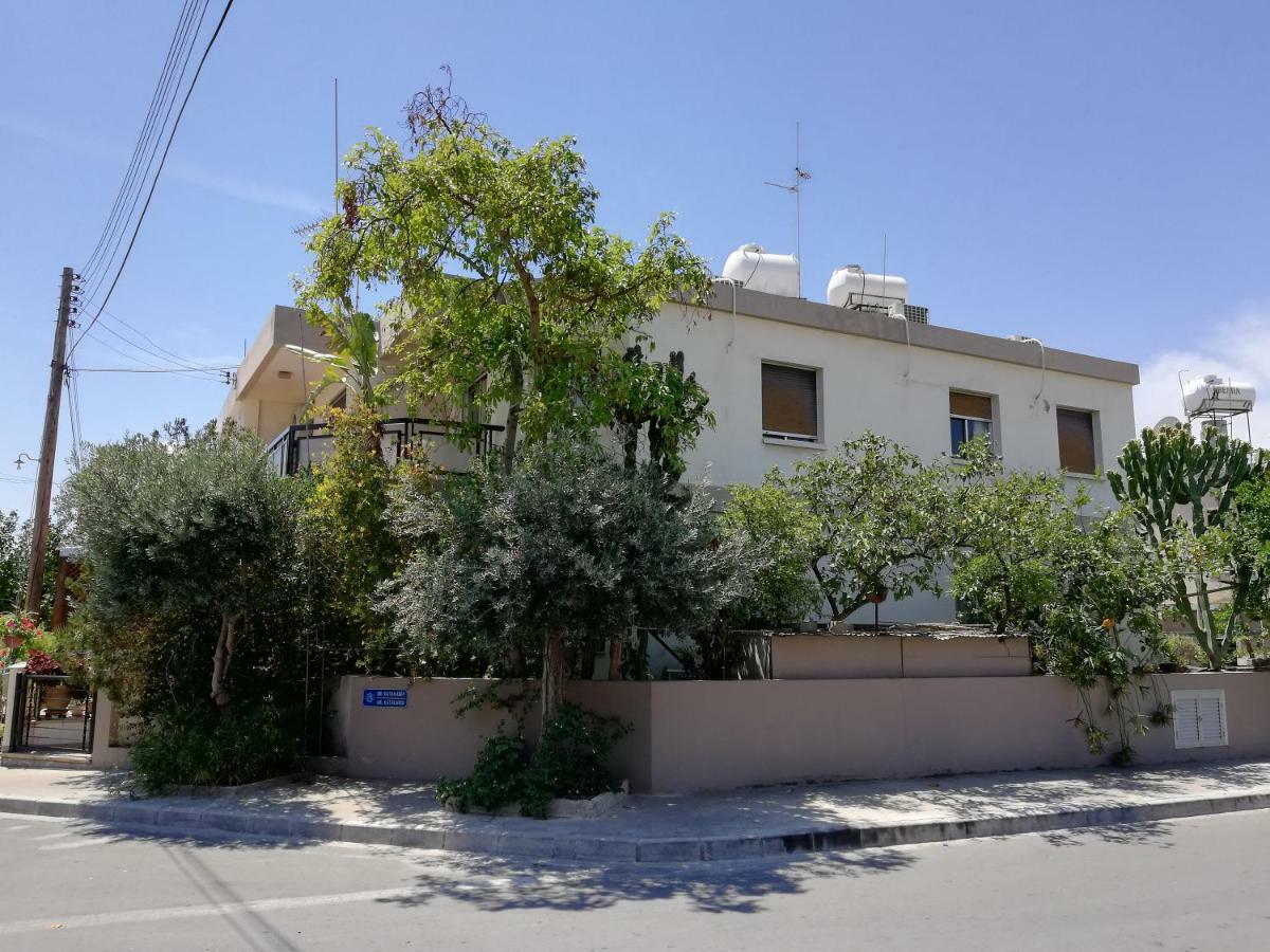 Family Nest In The Heart Of Limassol Villa Bagian luar foto