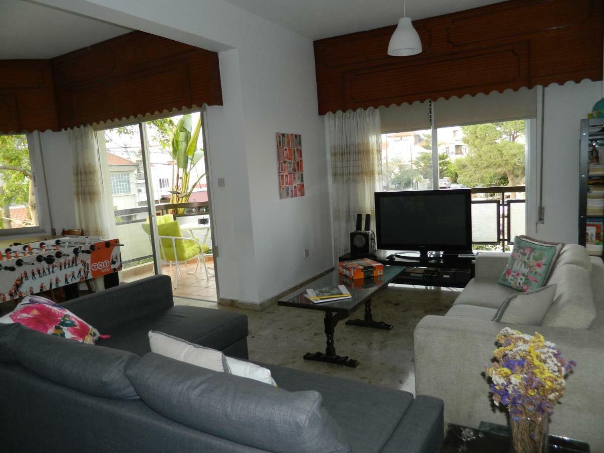 Family Nest In The Heart Of Limassol Villa Bagian luar foto