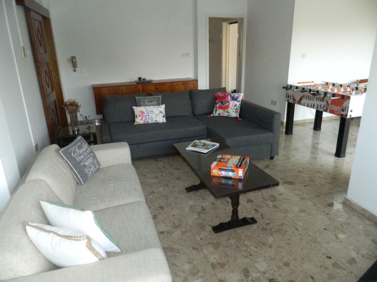 Family Nest In The Heart Of Limassol Villa Bagian luar foto